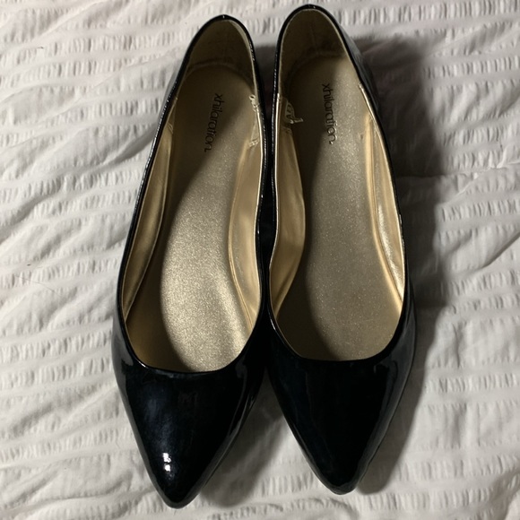 XHILARATION Black Patent Leather Pointed Toe Flats - Picture 4 of 9